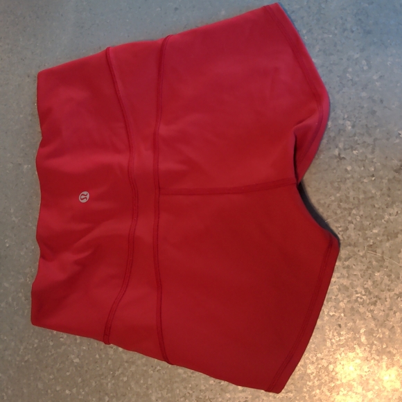 Lululemon In Movement Short 2.5" Size 6 Everlux - Flamenco Red - Picture 2 of 3